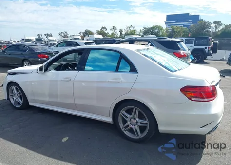 2014 Mercedes-Benz E 350 z USA, uszkodzony, nr VIN WDDHF5KB2EA805907